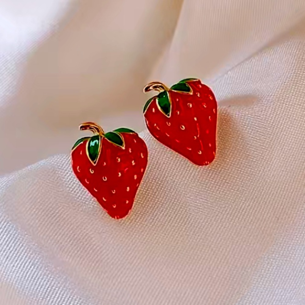 New Cute Strawberry Earrings